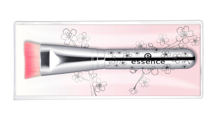 essence blossom dreams highlighter &amp; blush brush